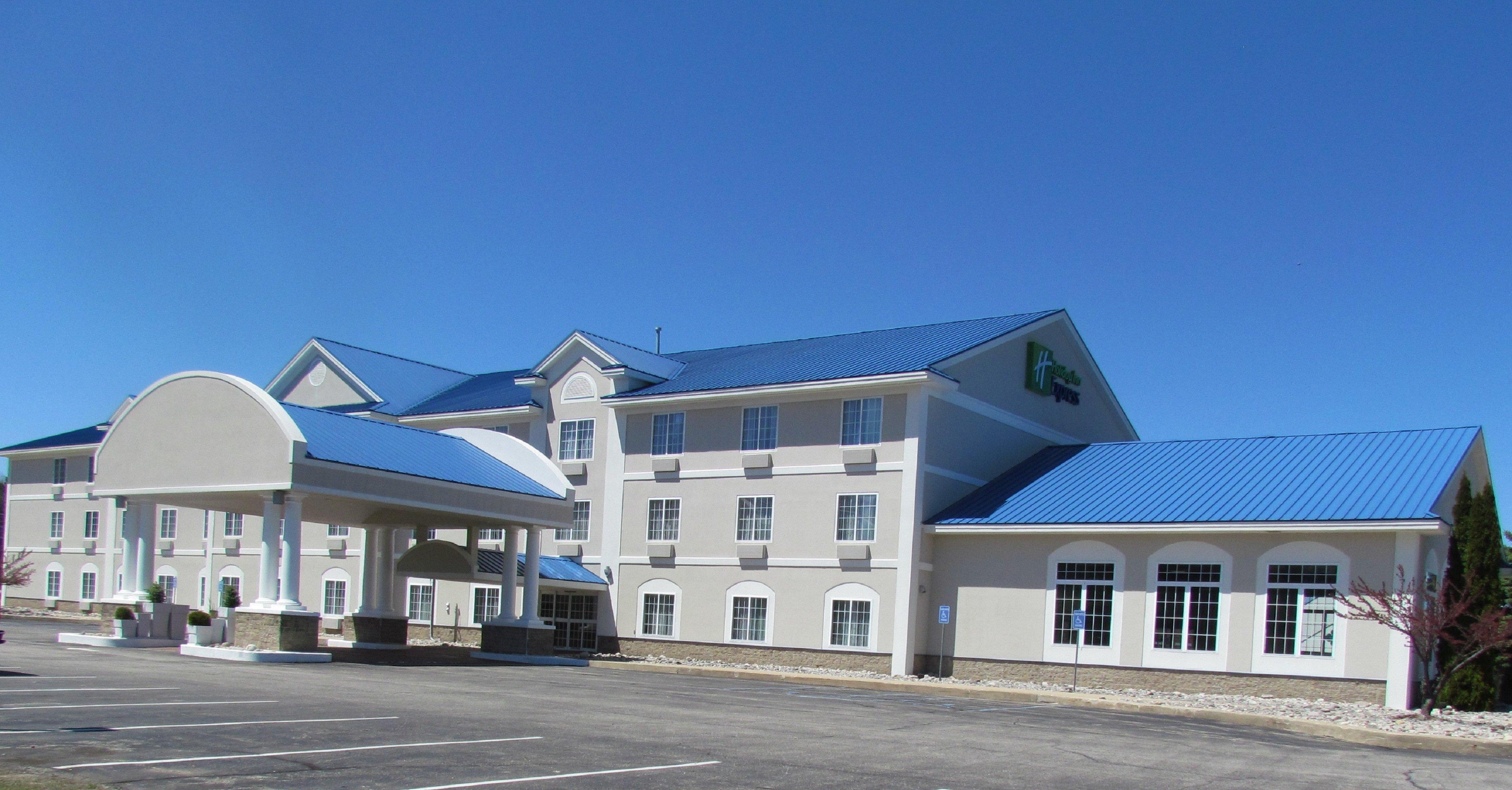 Holiday Inn Express Hotel & Suites Cadillac By Ihg Екстер'єр фото