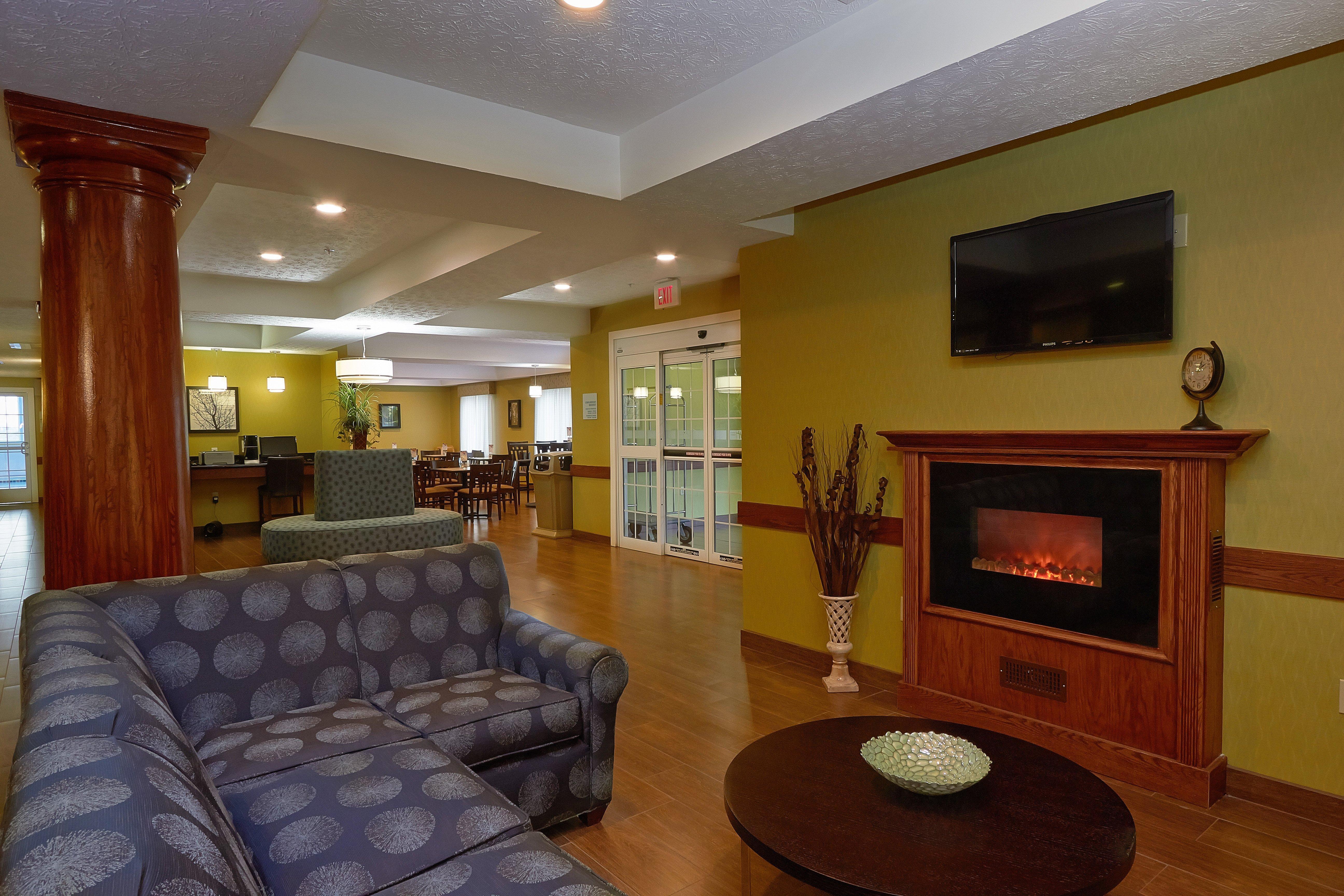 Holiday Inn Express Hotel & Suites Cadillac By Ihg Екстер'єр фото