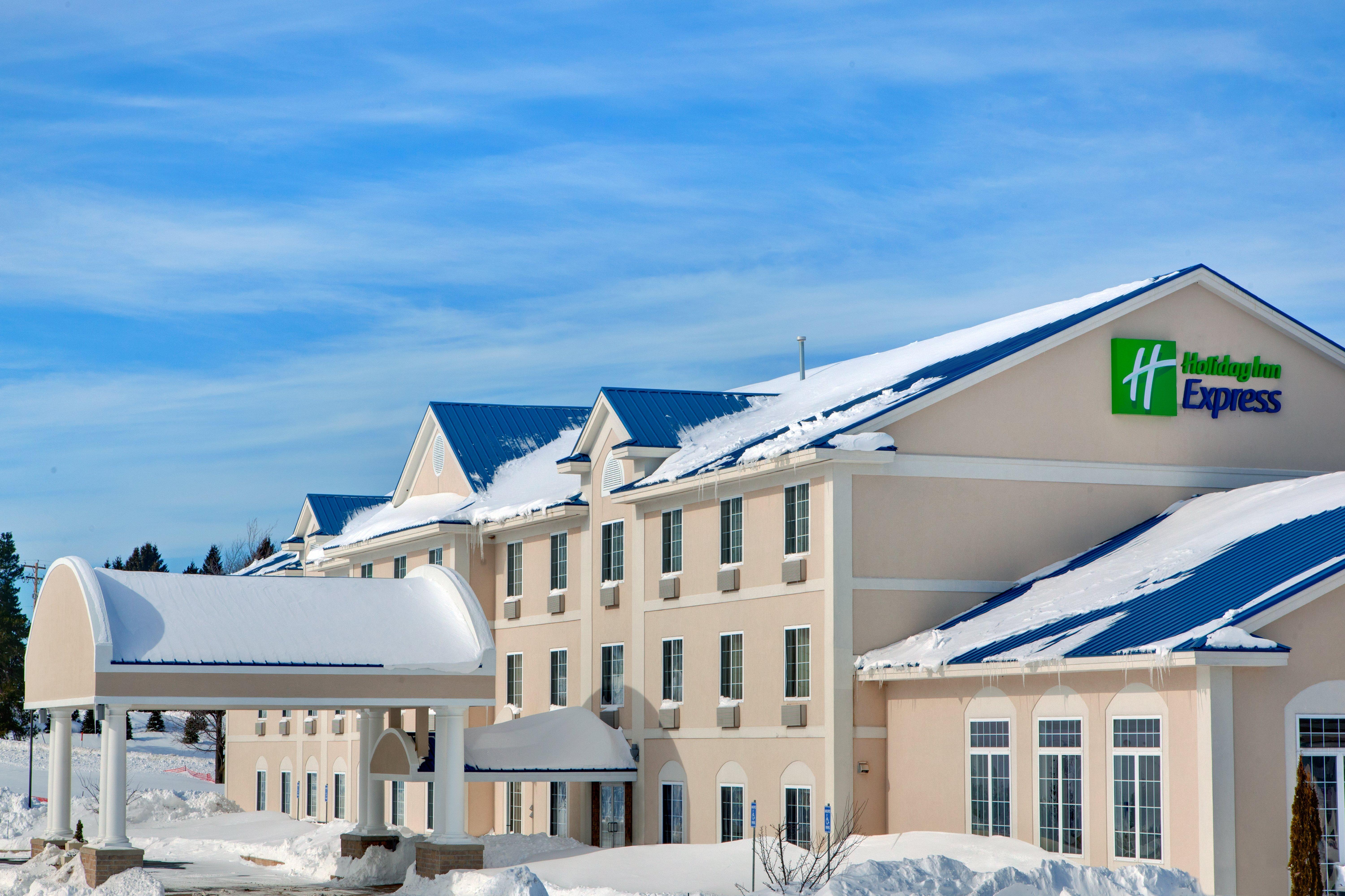 Holiday Inn Express Hotel & Suites Cadillac By Ihg Екстер'єр фото