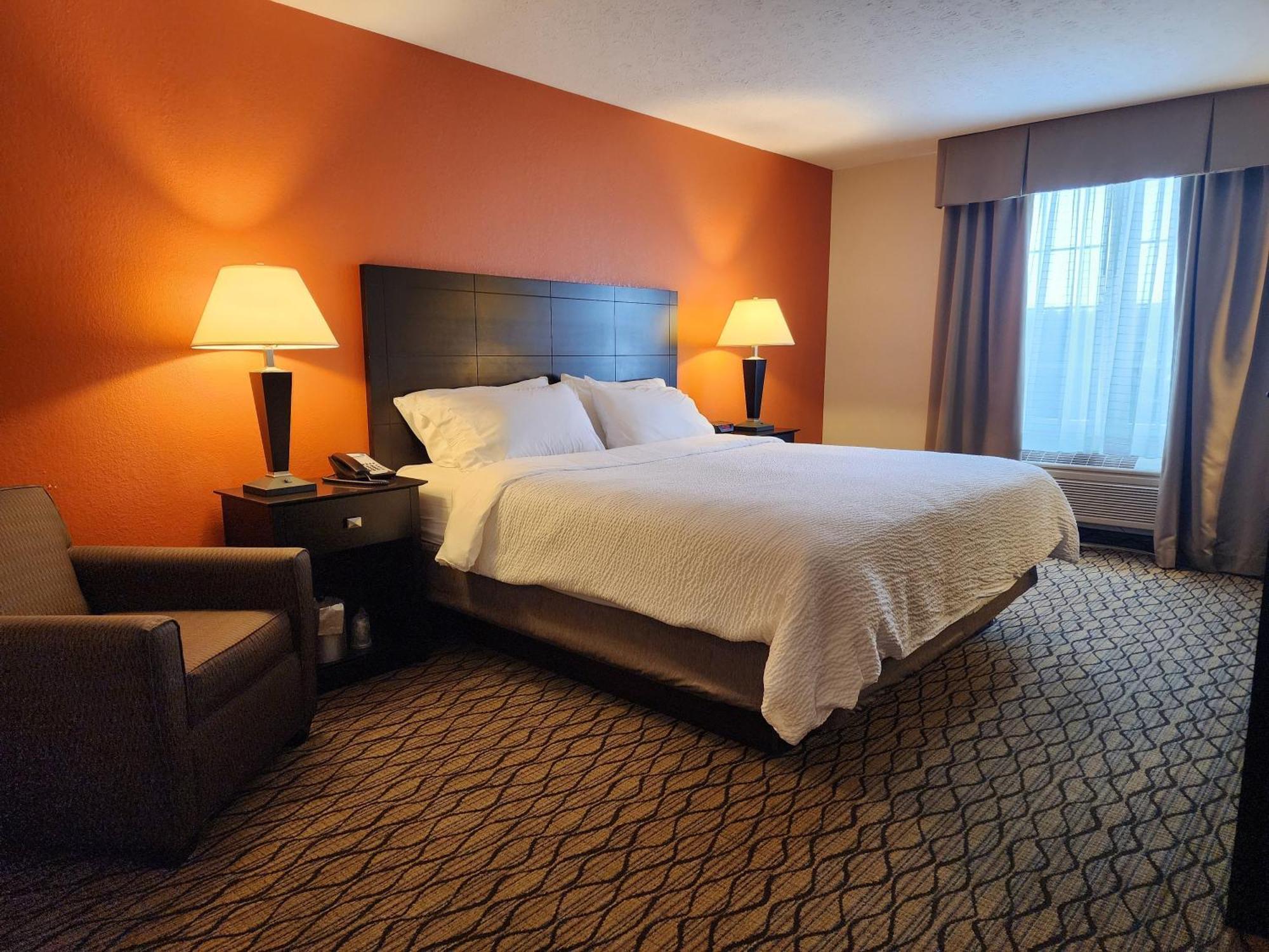 Holiday Inn Express Hotel & Suites Cadillac By Ihg Екстер'єр фото