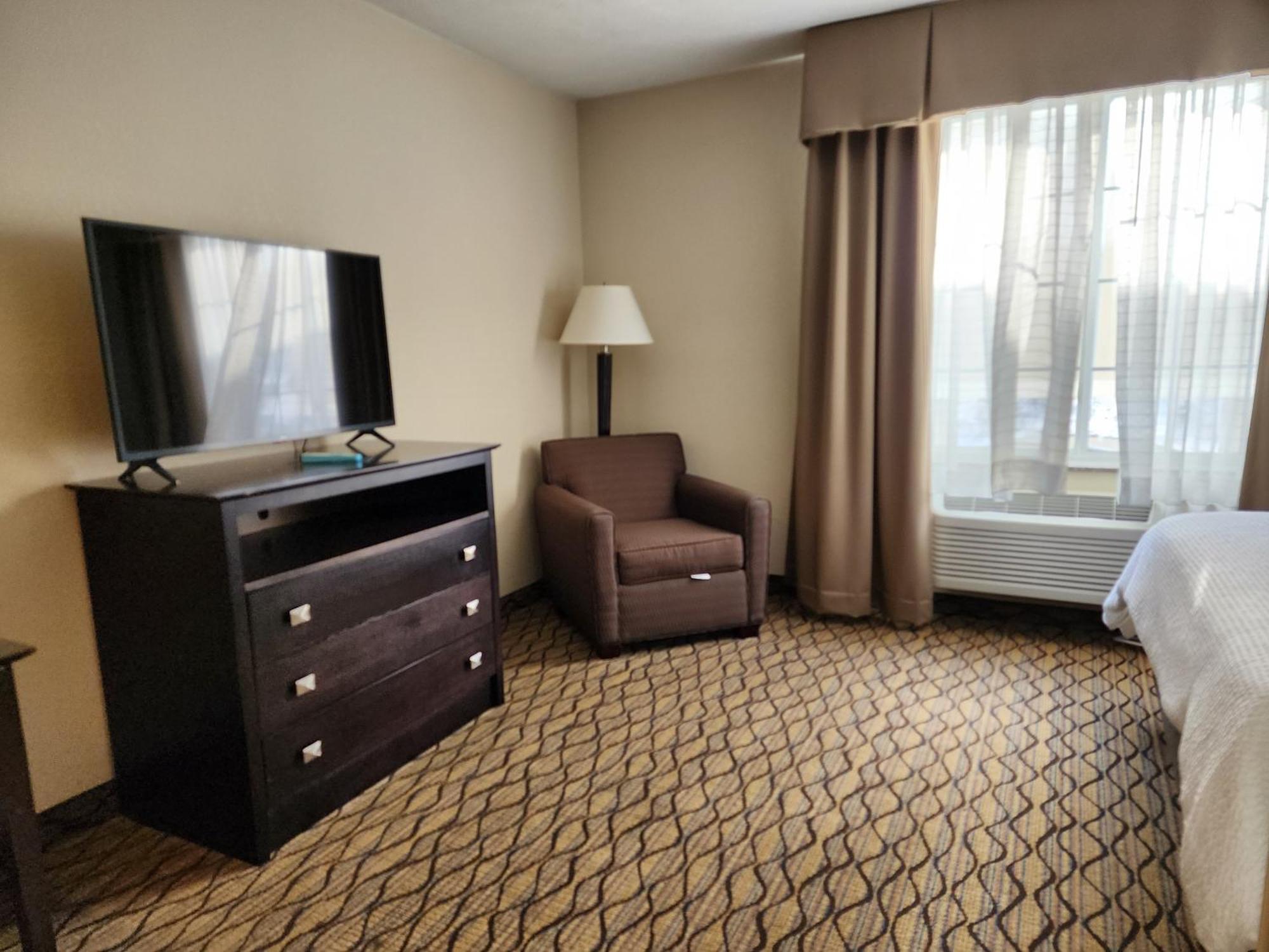 Holiday Inn Express Hotel & Suites Cadillac By Ihg Екстер'єр фото