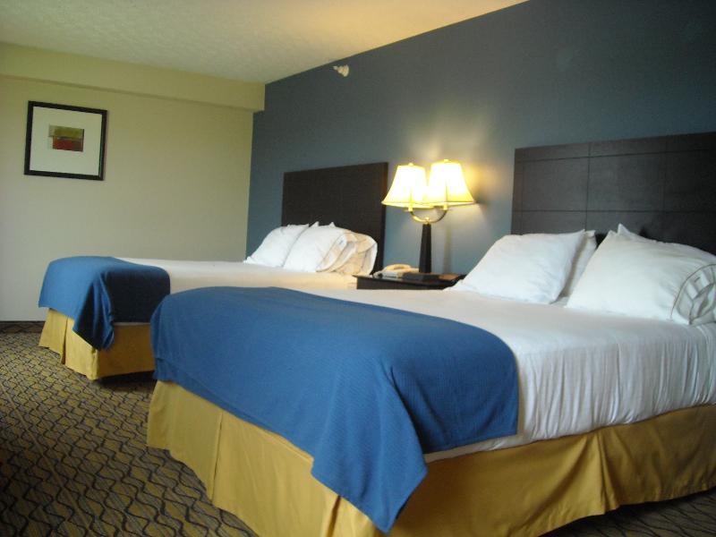 Holiday Inn Express Hotel & Suites Cadillac By Ihg Екстер'єр фото